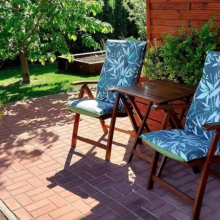 Garden Apt-free Parking,close D8,metro,expo Apartman