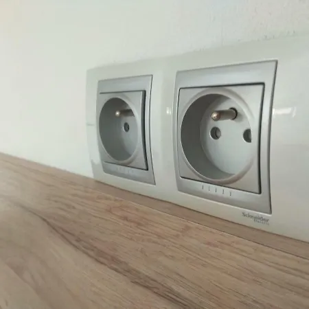 Apartman Garden Apt-free Parking,close D8,metro,expo